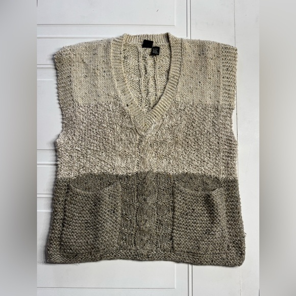 Liz Claiborne Sweaters - Liz Claiborne Vintage M Colorblock Cream Gray Sleeveless Chunky Knit Sweater